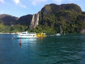 A-great-day-with-thai-tourists-2